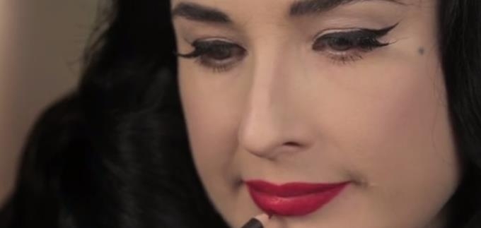 VIDEO! Dita von Tesse savjetuje: Kako pravilno nanijeti ruž