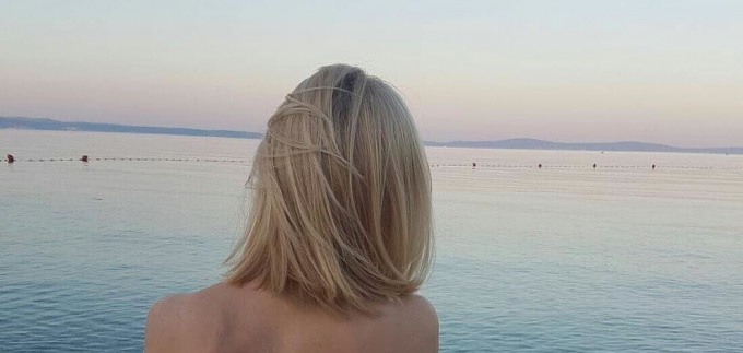 Kakav kupaći! Jelena Rozga je i na plaži uspjela isfurati trend sezone!