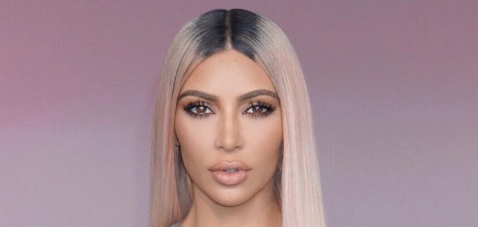 Pitate se u čemu je tajna lijepih nogu Kim Kardashian? Iznenadit ćete se!