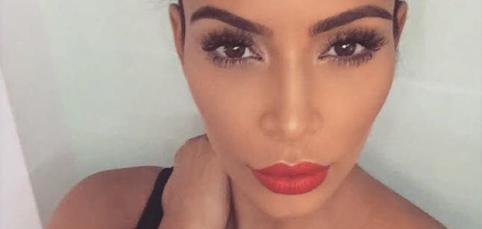 Kim Kardashian West želi donirati 1.000 pari cipela