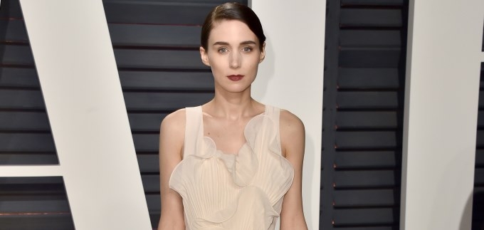 Rooney Mara u H&M-ovoj haljini na Vanity Fair Oscar partyju