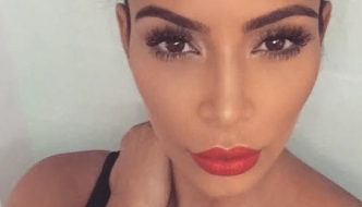 Kim Kardashian West želi donirati 1.000 pari cipela