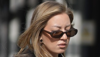 Jakna ove ljepotice sa špice je čisto savršenstvo!